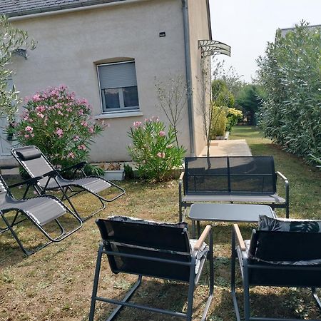 Un Studio Avec Une Entree Independante Thilouze Buitenkant foto